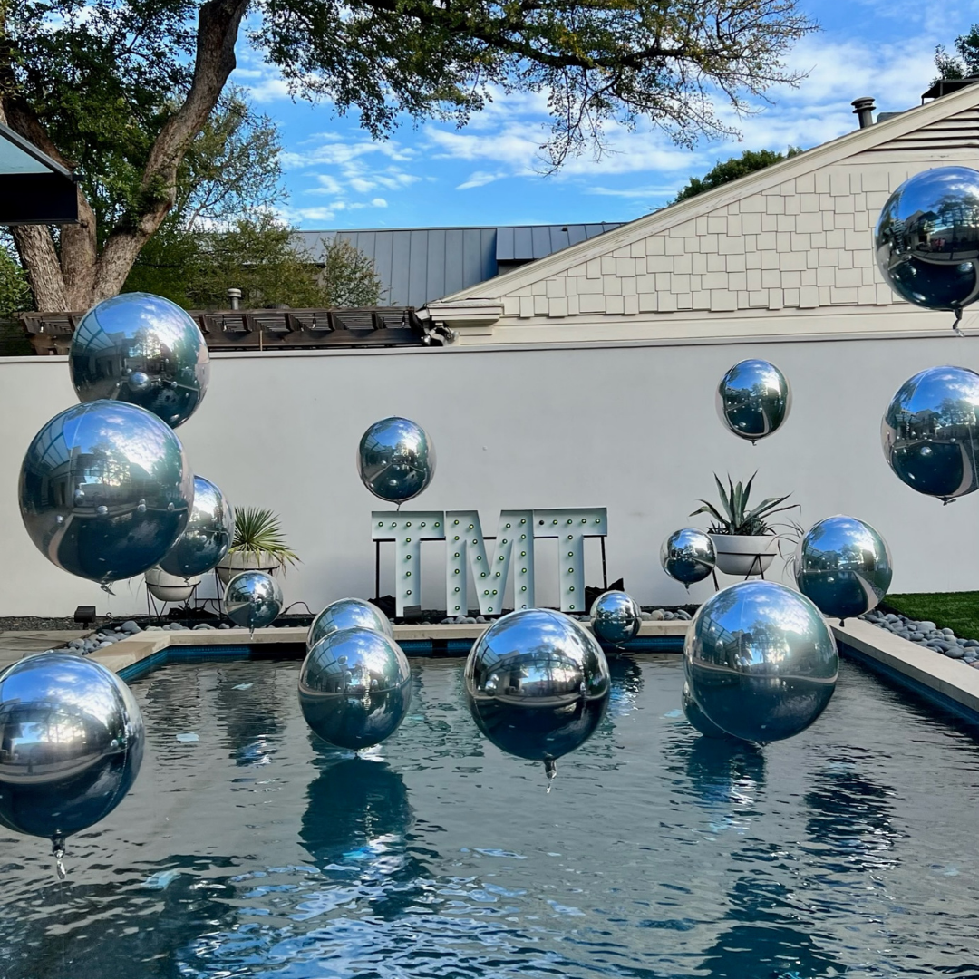 FLOATING POOL BALLOONS: 10