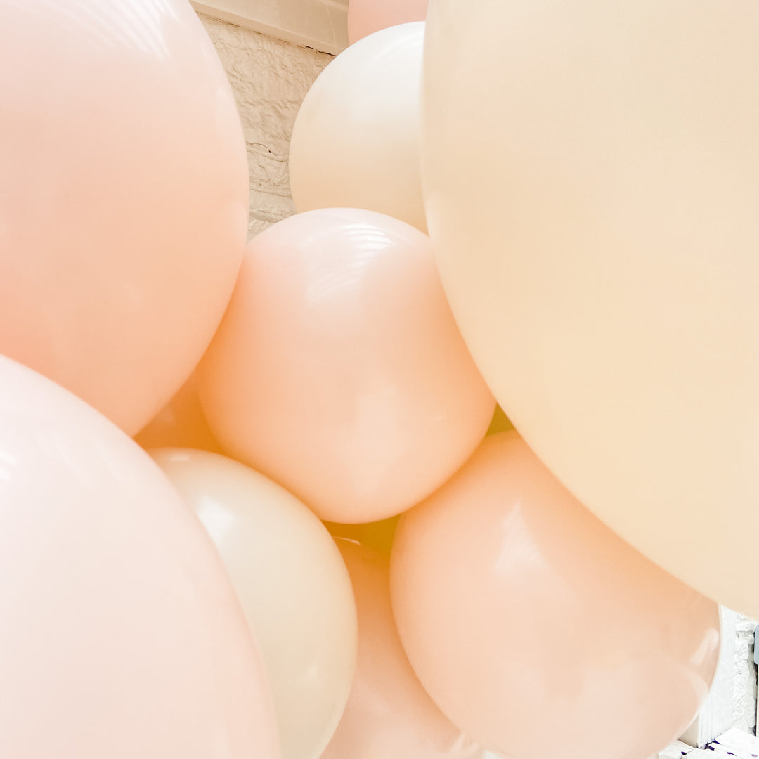 Blushin' Bride Inflated Balloon Garland