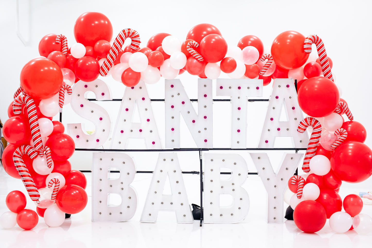 Santa's Party Diet Balloon Garland Kit