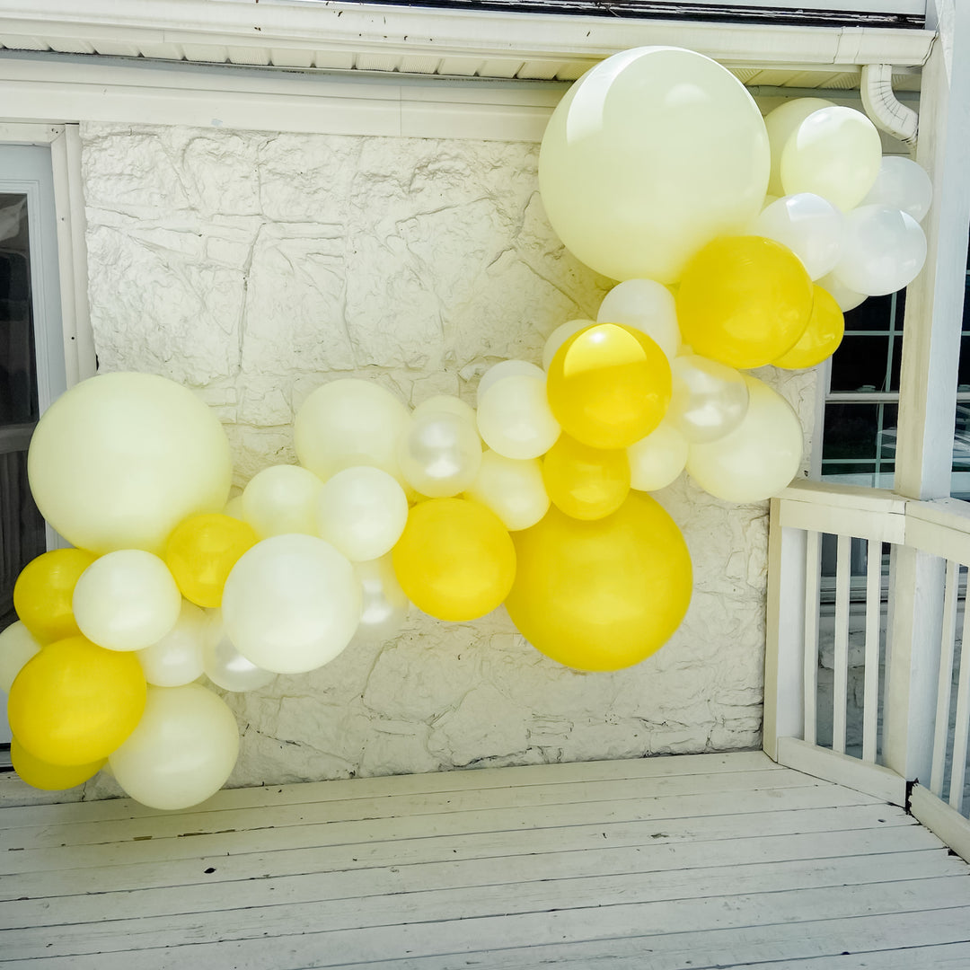 Bumble Bee Inflated Balloon Garland