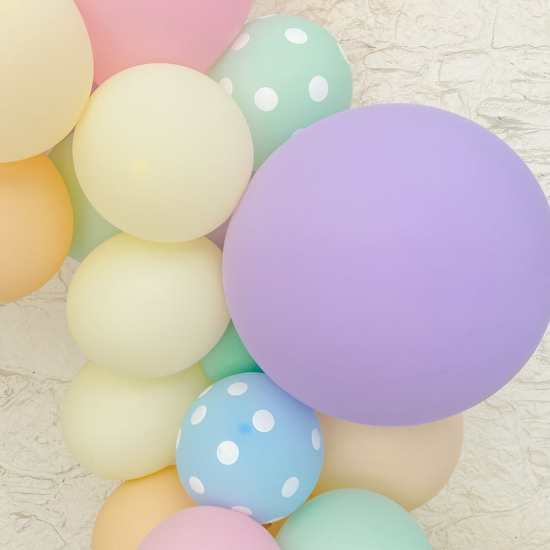 Hoppin' into Spring - Easter Balloon Inflated Garland