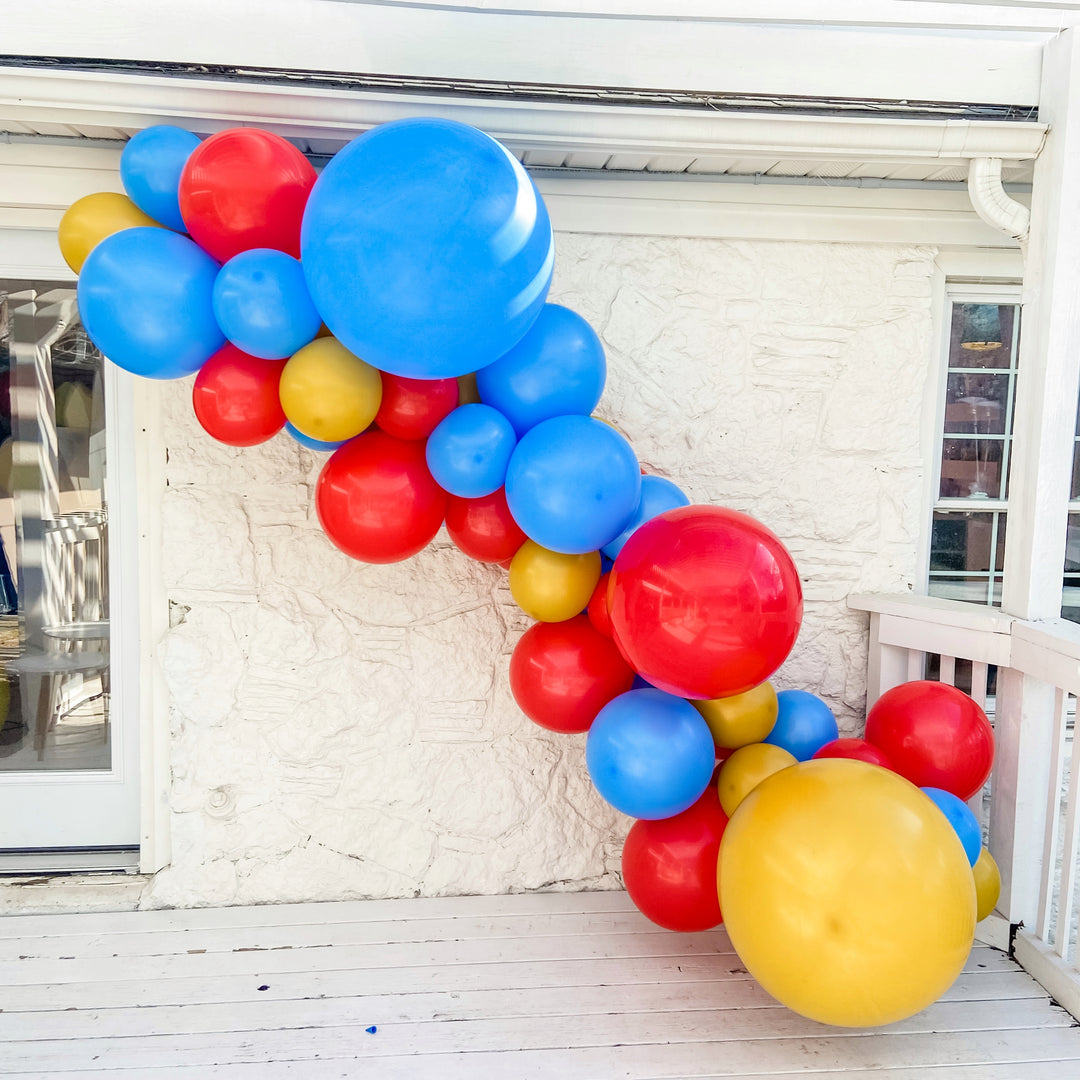 Tickle Me Inflated Balloon Garland