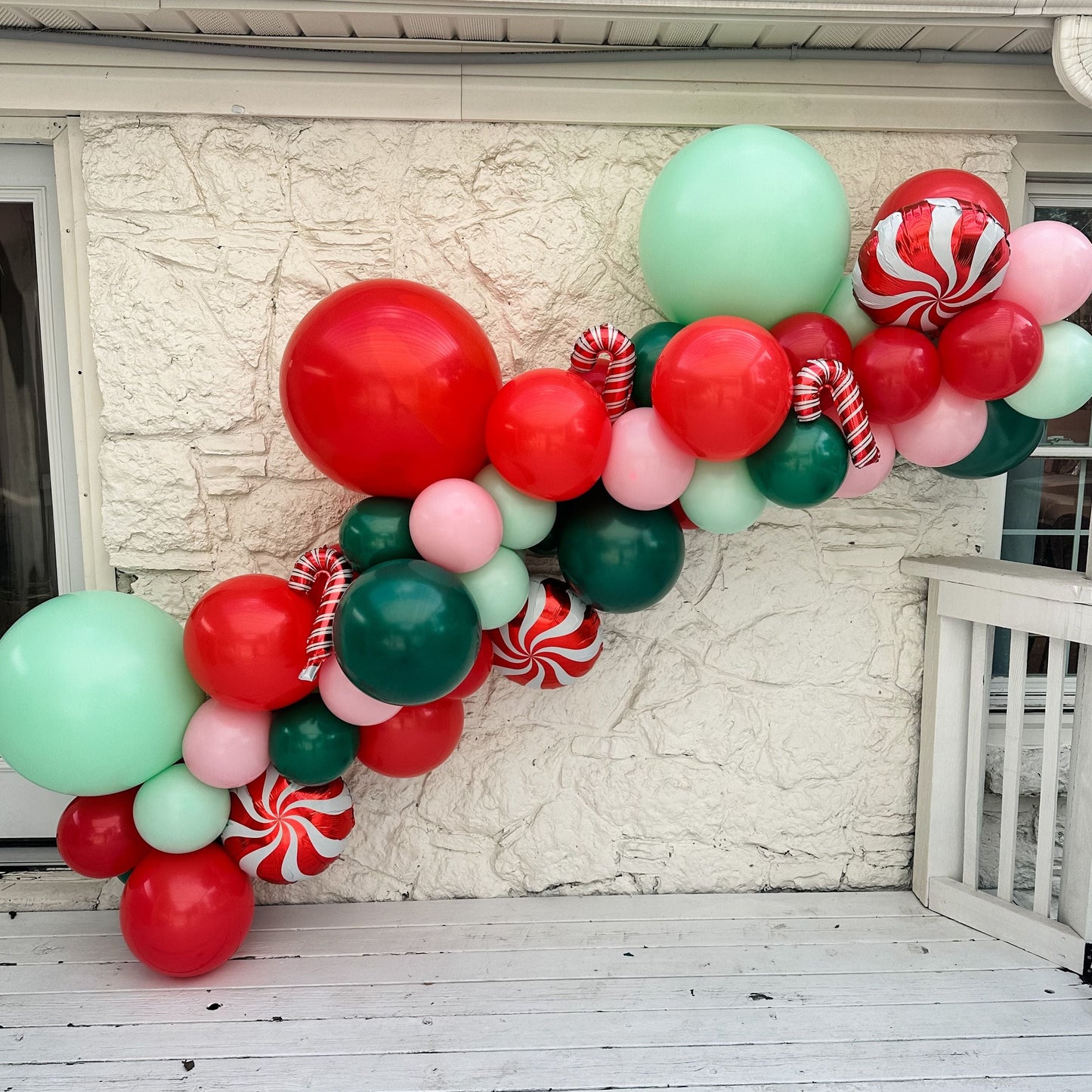 Christmas Cheer Balloon Garland Kit