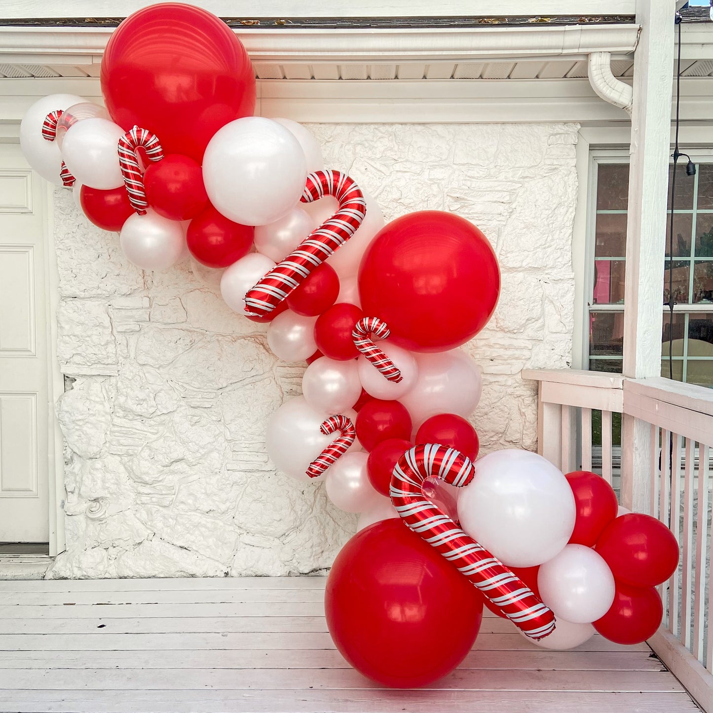 Santa's Party Diet Balloon Garland Kit